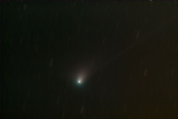 cometa27E6E308-F0C8-5890-AA49-44B934C8B70C.jpg